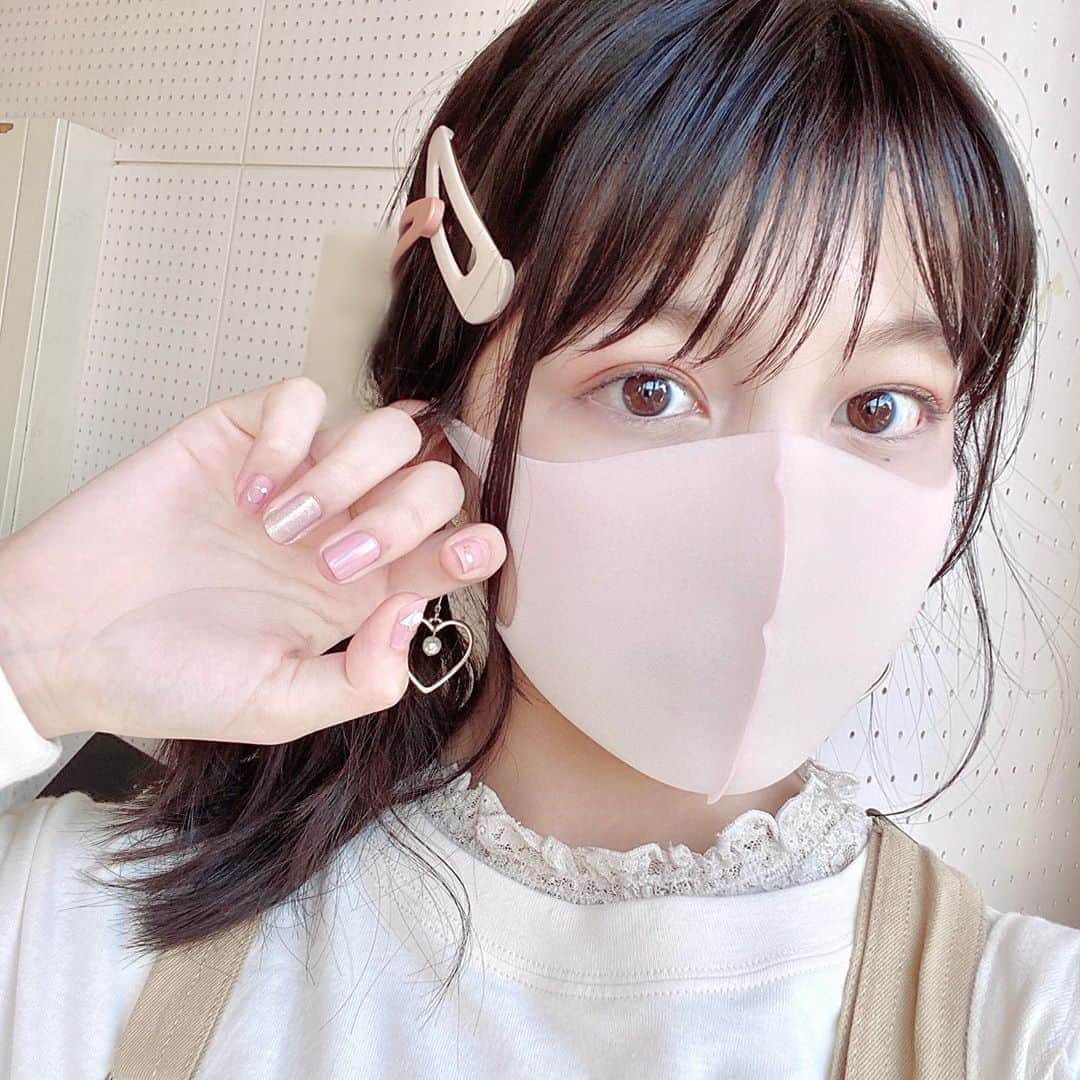 北川花音さんのインスタグラム写真 - (北川花音Instagram)「﻿ 私服撮影のときのネイル♡﻿ 実はネイルシールも貼ってたんだ〜🌷﻿ ﻿ #ネイル  #北川花音  #ニコラ  #nicola」10月11日 22時28分 - kanon_kitagawa