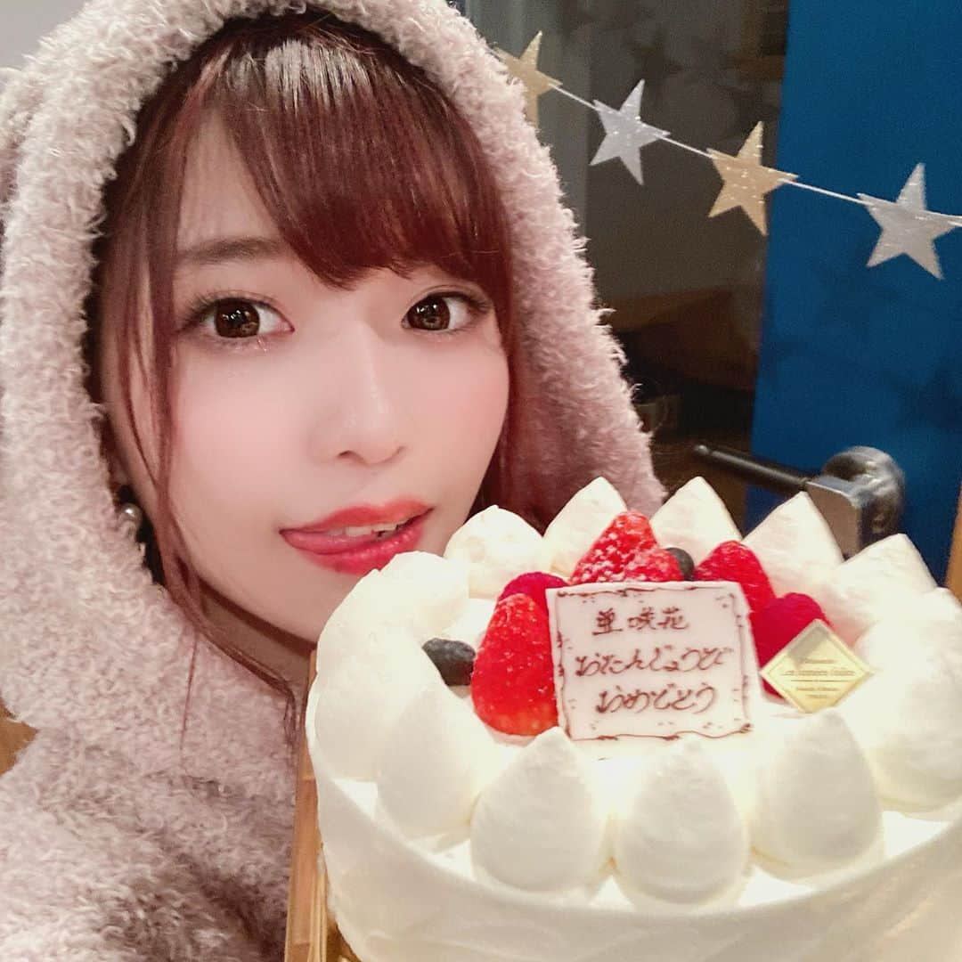 亜咲花さんのインスタグラム写真 - (亜咲花Instagram)「またまたケーキもろた。 嬉しいなぁ🎂✨ でも流石に太りそう。いやん。」10月11日 22時28分 - asaka_official