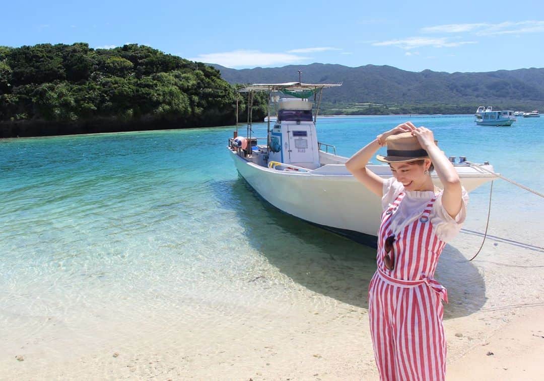 のインスタグラム：「綺麗な海だったなあ🥺💕🏖 また絶対行きたい、、、 (すっぴん注意😂)  #石垣島 #川平湾 #石垣島旅行 #海 #ビーチ #綺麗な海 #国内旅行 #日本の絶景」