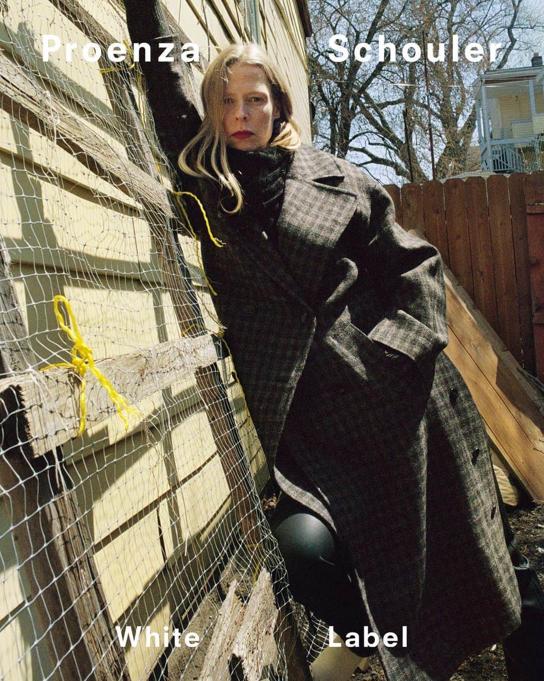プロエンザスクーラーのインスタグラム：「New season ready Proenza Schouler White Label Photography by @taliachetrit featuring @lauramorgan999  Find more at proenzaschouler.com #proenzaschoulerwhitelabel」