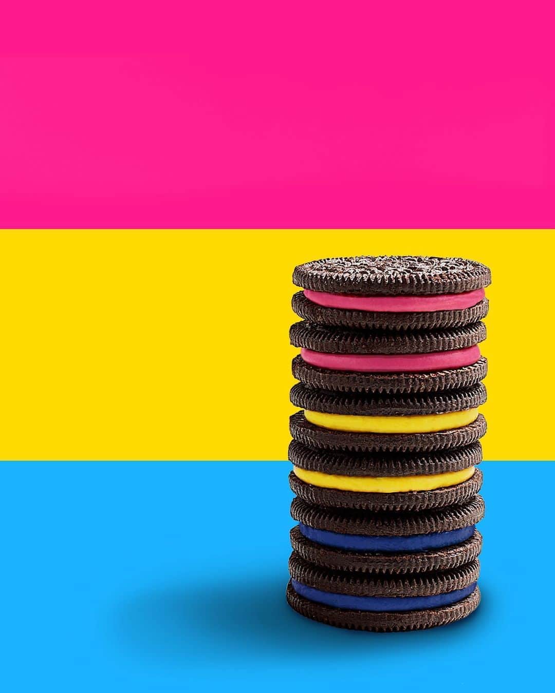 OREOさんのインスタグラム写真 - (OREOInstagram)「In honor of #NationalComingOutDay, @PFLAG has helped us highlight a few of the different LGBTQ+ flags. ❤️💛🧡💚💙💜  Want the chance to snag your own Rainbow OREO Cookies to create cookie flags? Here’s how: 👇  1️⃣ Join OUR #ProudParent campaign and share a photo of what allyship means to you. Whatever it is, we love to see it!  2️⃣ Post your photo on Instagram or Twitter using  #ProudParent + #Giveaway and tag @OREO. Don’t forget to follow @OREO too.    50 US, DC & PR, 13 years old +. Ends 10/31/20 or when all 10,000 Rewards are claimed, whichever occurs first. Terms & Conditions: www.OREOProudParent.com.」10月11日 22時39分 - oreo