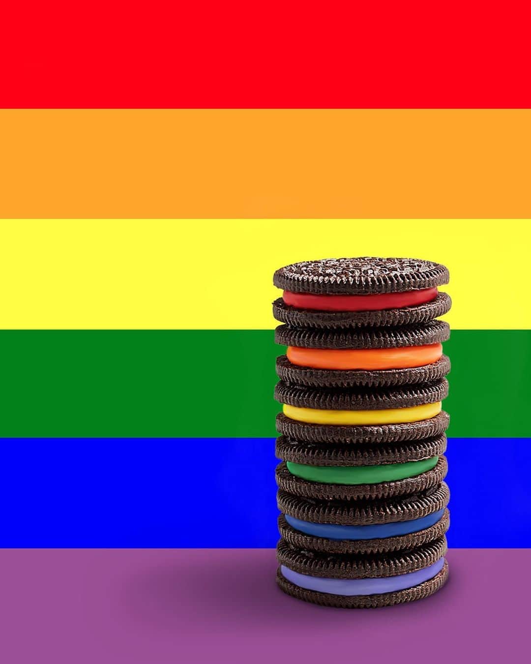 OREOさんのインスタグラム写真 - (OREOInstagram)「In honor of #NationalComingOutDay, @PFLAG has helped us highlight a few of the different LGBTQ+ flags. ❤️💛🧡💚💙💜  Want the chance to snag your own Rainbow OREO Cookies to create cookie flags? Here’s how: 👇  1️⃣ Join OUR #ProudParent campaign and share a photo of what allyship means to you. Whatever it is, we love to see it!  2️⃣ Post your photo on Instagram or Twitter using  #ProudParent + #Giveaway and tag @OREO. Don’t forget to follow @OREO too.    50 US, DC & PR, 13 years old +. Ends 10/31/20 or when all 10,000 Rewards are claimed, whichever occurs first. Terms & Conditions: www.OREOProudParent.com.」10月11日 22時39分 - oreo