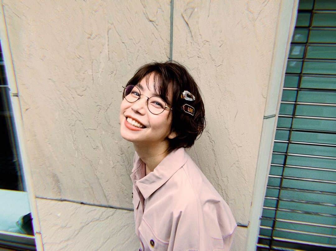 野村麻純のインスタグラム：「LOVEをつけてもらって 浮かれているオフショット」