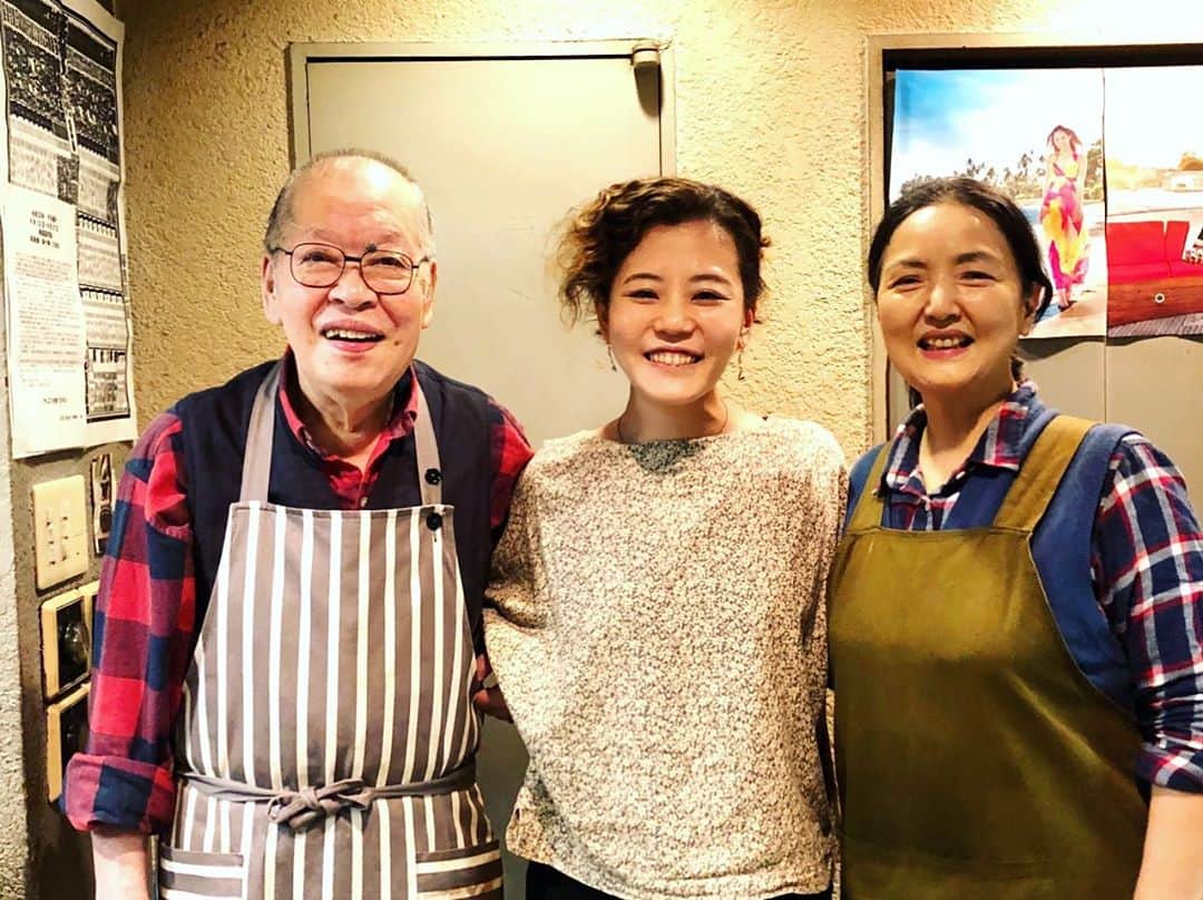 のインスタグラム：「料理研究家の結城貢先生のお店に伺わせていただきました^_^ 40年続いてる日本料理店。中に入ると、とってもあたたかな笑顔で出迎えてくださり、最初からワクワク^ ^  奥様は元女優の泉じゅんさん。 本当に飾らない笑顔が素敵でした。  料理もおひとつおひとつ、真心を感じながら、美味しく頂きました。 会話も弾み、大変ありがたい時間でした。  ありがとうございました😊  #原宿　#原宿結城　#料理研究家　#結城先生　#奥様　#ありがとう　#earth #peace #安心　#美味しい　#日本料理店 #日本料理　#natural #素材を活かす  #楽しい時間」
