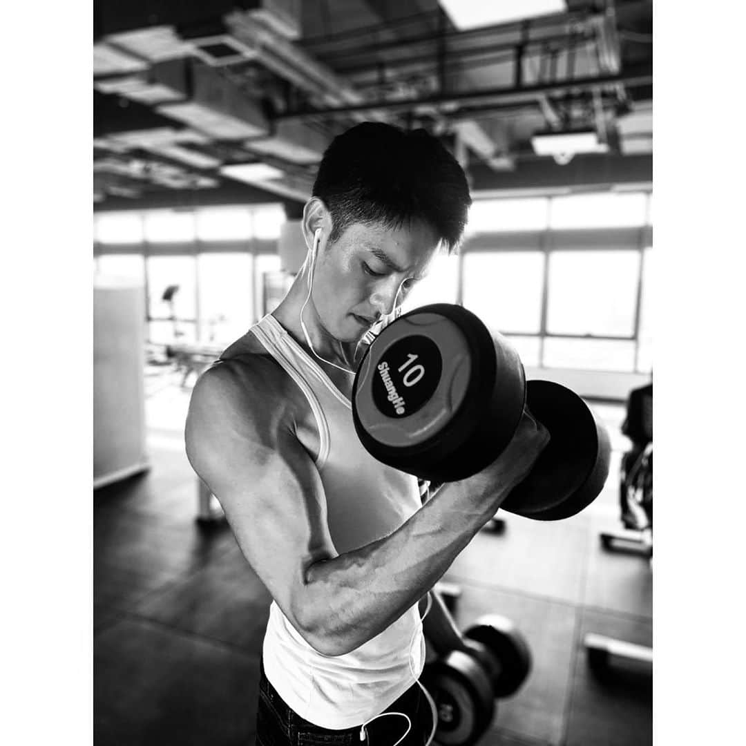 ツァオ・ヨウニン（曹佑寧）さんのインスタグラム写真 - (ツァオ・ヨウニン（曹佑寧）Instagram)「血液正在沸騰流動 卻不能運動 多難受 憋死了........」10月11日 23時02分 - tsaoyuning