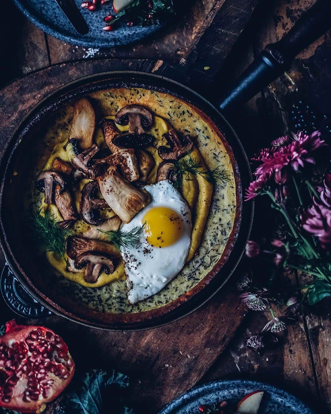 Our Food Storiesさんのインスタグラム写真 - (Our Food StoriesInstagram)「Werbung/Advertisement Today we want to introduce you to a spice company that is taking part in the @amazonde Prime Day. We created a delicious gluten-free Dutch Baby with the spices from @stayspicedcom and are totally in love with the flavorful spices. Stay Spiced! stands for quality, handcraft and sustainability. Also their packaging design is beautiful and the lettering represents the shaking of the spice jar. Check out which of their spices we used for our gluten-free Dutch Baby in our Stories and check out all their amazing spices on Amazon, link is in profile and in our stories. If you are a Prime member on Amazon and order now spices from @stayspicedcom worth at least 10€ before 13th October you will get a credit note of 10€, which you can spend during the Prime Day dates (13th and 14th of October 2020) #PrimeDay #KMUunterstützen #deliveringsmiles #supportsmallbusiness #smallbusiness  ____ #gatheringslikethese #spices #gewürze #onthetable #fellowmag #glutenfreefood #glutenfreerecipes #glutenfrei #glutenfri #foodstylist #foodphotographer #germanfoodblogger #dutchbaby #glutenfreedutchbaby #autumnrecipes」10月11日 23時17分 - _foodstories_