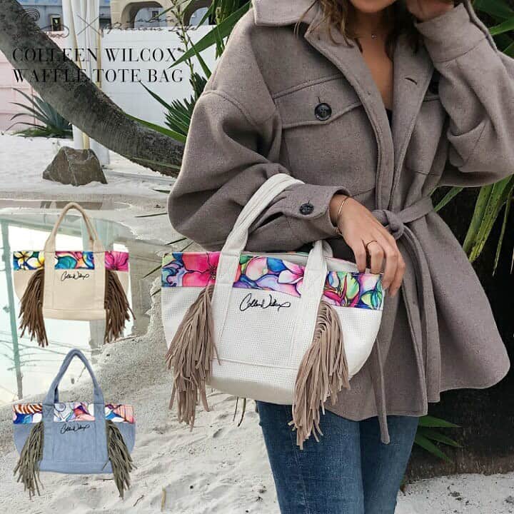 ラレイアのインスタグラム：「🌴 明日9:59まで✨ 3DAYS SALE開催中！ ・ スエードフリンジが可愛いワッフルミニショルダーは¥3,500+taxのところ今だけ¥2,300+tax☺️🌺 ・ 残り時間わずかなのでお見逃しなく😚💕 ・ ・ ・ ---La Leia Precious Life(ラレイア)--- @laleia_official ・ 楽天市場店 https://www.rakuten.co.jp/laleia-p-life/ ・ au PAYマーケット店 https://wowma.jp/user/52666346 ・ ・ ・ #art#hawaii#aloha#surf#beach#laleia#ハワイ#フォトジェニック#インスタ映え#インスタ女子#アロハ#ビーチ#海を感じる雑貨#ラレイア#アート#ビーチガール#サーフスタイル#大人カジュアル#コリーンウィルコックス#ギフト#プレゼント#楽天スーパーセール #楽天 #colleenwilcox #ミニトート #トートバッグ」