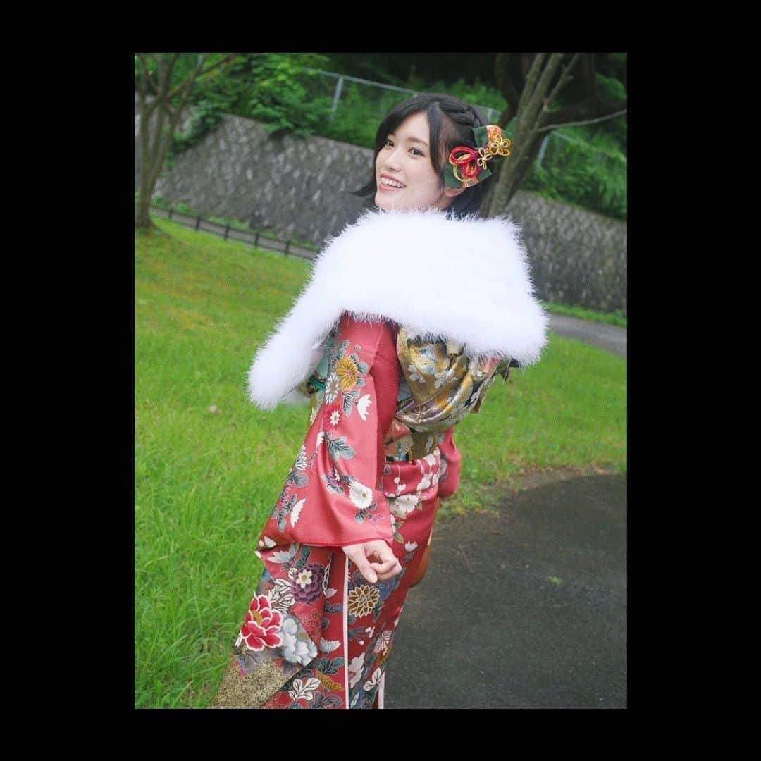 美山加恋のインスタグラム：「1億円のさようなら﻿ 第3話ありがとうございました‼︎﻿ みかさん、なかなかな展開でした。﻿ ﻿ お父さんがあんなに本気で怒ってくれるってさ、こんな幸せなことないよね。﻿ ﻿ このお話だけでもいろんな家族の形があるけど、﻿ 今回はみかを通して幸せも噛みしめました。﻿ ﻿ この先もどんな風に人生を選択していくのか。﻿ ぜひお楽しみに。☺︎」