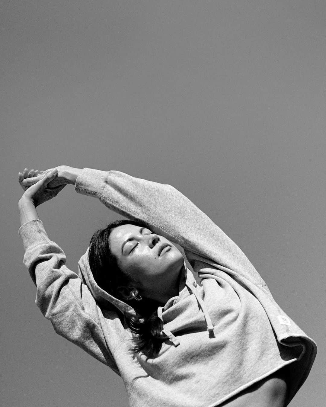 のインスタグラム：「Adaptable to a range of styles, our Women's Lightweight Terry is built for unrivaled comfort and year-round layering. ​   Produced from extra-long staple Pima cotton with a twill terry reverse, this premium fabric offers a soft, supple handfeel and long-lasting durability.」