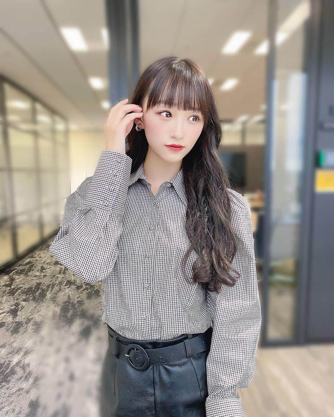 音嶋莉沙さんのインスタグラム写真 - (音嶋莉沙Instagram)「オンラインお話会ありがとうございました😊﻿ ﻿ 始まるまでドキドキしていたんですが﻿ だんだん楽しくなっていってあっという間でした…！！﻿ ﻿ こういう状況の中で、なかなか直接お会いすることは 難しいけど…﻿ オンラインという新たな形でみんなと繋がることが出来て想いを伝え合うことが出来るのって幸せ💕﻿ ﻿ もっと、お話したかったよ〜🥺﻿ 次は、11月！！﻿ また、お話できますように…💭﻿ ﻿ ﻿ 👗Risaコーデ👗﻿ tops♥ @zara ﻿ bottoms♥ @grl_official ﻿ shoes♥ @drmartens_japan ﻿ ﻿ トップスの袖がパフスリーブになっている﻿ デザインがポイント☝️﻿ ﻿ 全身は、映らなかったけど﻿ 写真撮ったからみてみてね〜﻿ ﻿ ﻿ ﻿ ﻿ #オンラインお話会 #私服 #Risaコーデ﻿ #zara #grl #秋コーデ」10月11日 23時48分 - otoshima_risa