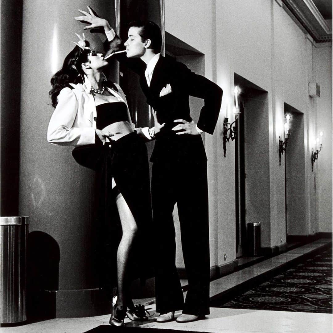 サザビーズさんのインスタグラム写真 - (サザビーズInstagram)「This October marks 100 years since the birth of iconic fashion photographer, Helmut Newton. A mainstay of publications such as #Vogue, #Elle, #MarieClaire and #Playboy, Newton’s photographs have left quite the legacy, immortalizing the glamour and celebrity of the 20th century in stunning black and white.  Shot in Paris in 1979, 'Woman into Man' is currently up for sale as the opening lot of our Photographs Auction, now on view to everyone in London, and accepting bids until Wednesday.   #SothebysPhotographs #HelmutNewton100 #HelmutNewton #Photography #Paris」10月12日 0時03分 - sothebys