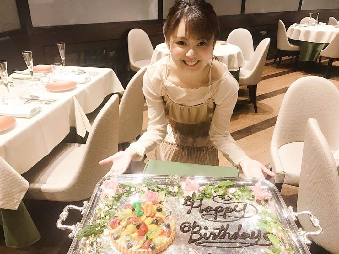 堀優衣のグルメインスタ