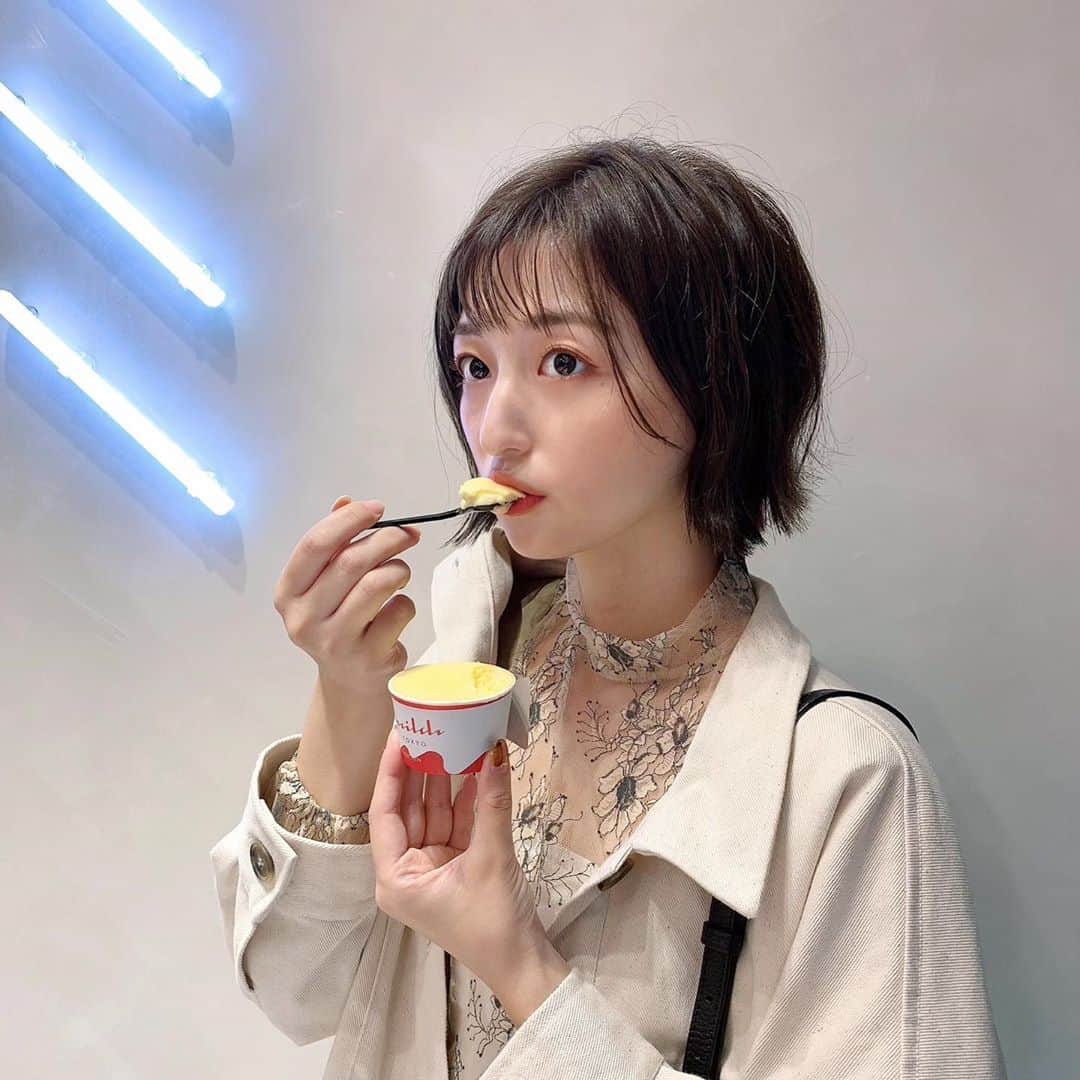 のインスタグラム：「﻿ ﻿ ﻿ ﻿ ﻿ 焼きたてのチーズケーキ🧀を食べに原宿へ﻿ ﻿ 口の中でとろけて濃厚で美味しかったです♡﻿ ﻿ ﻿ テイクアウトもイートインもオススメ💌﻿ ﻿ ﻿ ﻿ ﻿ 私はチーズケーキがケーキの中で1番好き﻿ あなたは何の種類が好きですか〜？﻿ ﻿ ﻿ ﻿ ﻿ ﻿ ﻿ #ミルヒ #原宿スイーツ #竹下通り #チーズケーキ #焼きたてテイクアウト #pr #トリドリベース」