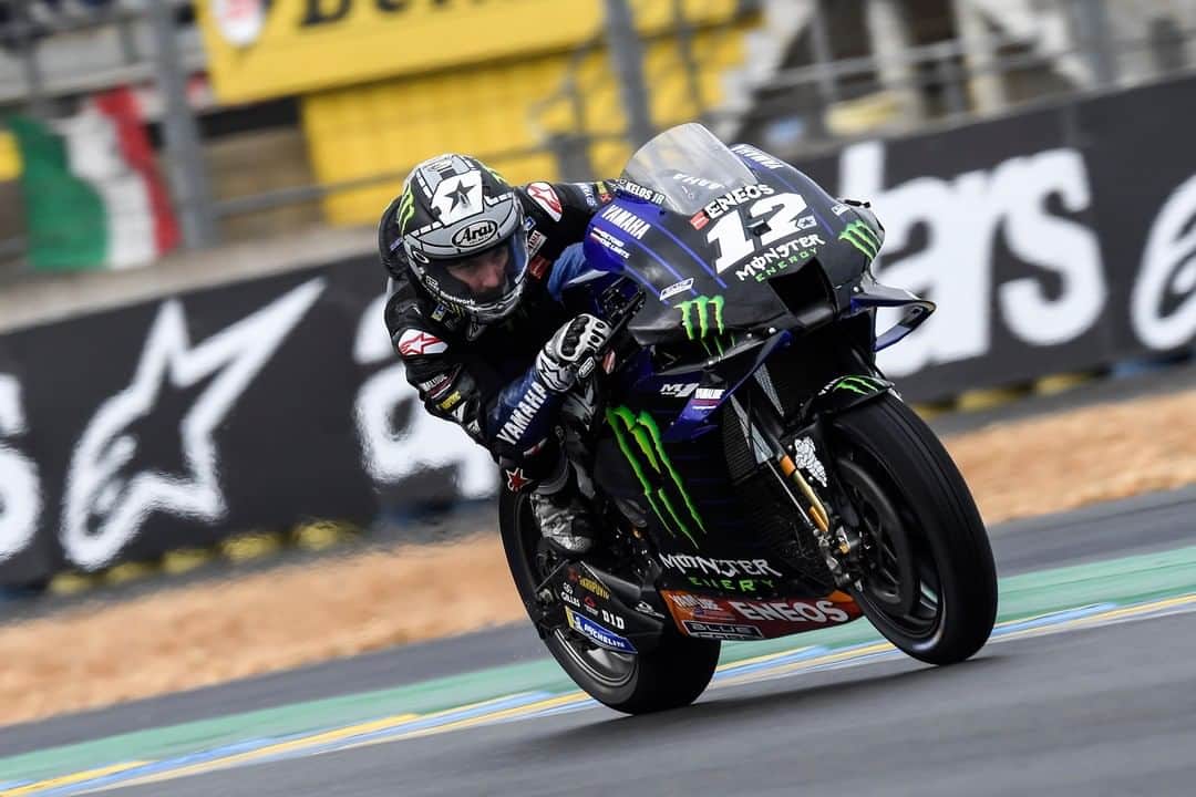 YamahaMotoGPさんのインスタグラム写真 - (YamahaMotoGPInstagram)「💬 @maverick12official, #FrenchGP Race Result - P10:  "I hope the bad luck is finished, because in the first corners I got involved in Vale’s accident. To avoid the crash I had to go straight, and I was last. But in the end we were fast. I’m happy that the bike was working well in the wet and only lost one point in the championship to the leader. This is important."  #MonsterYamaha  #MotoGP」10月12日 0時07分 - yamahamotogp