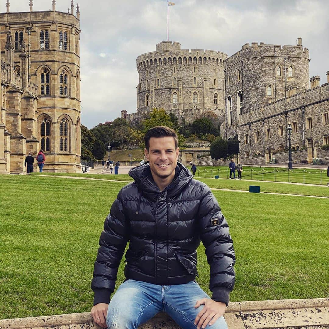 セサル・アスピリクエタさんのインスタグラム写真 - (セサル・アスピリクエタInstagram)「Sunday afternoon 📸🏰」10月12日 0時35分 - cesarazpi