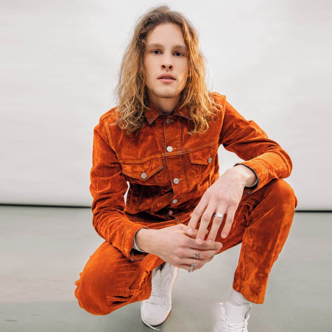 ケアレーベルのインスタグラム：「Today we choose an orange total look.⁣ care-label.com⁣ ⁣ #carelabel #denimlovers #denimstory #denimaddiction」