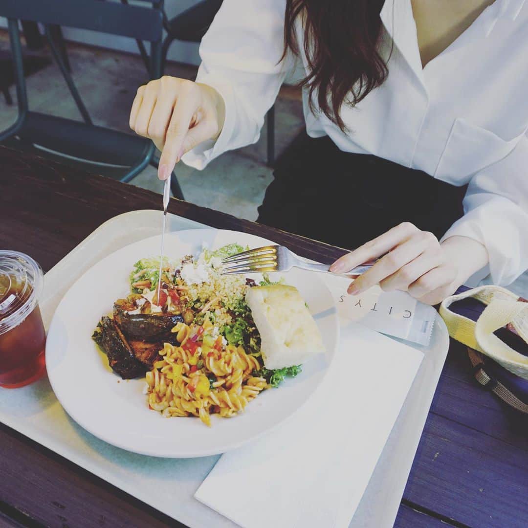 木谷有里さんのインスタグラム写真 - (木谷有里Instagram)「サラダランチ♥🥗  #cityshop #salad #青山　#aoyama #tokyo #青山サラダランチ  #東京」10月12日 0時41分 - kitani_yuri