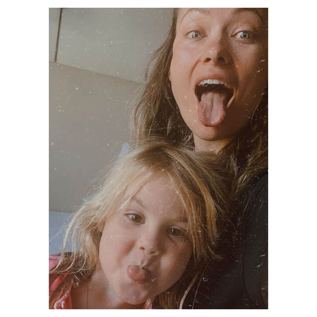 オリヴィア・ワイルドさんのインスタグラム写真 - (オリヴィア・ワイルドInstagram)「My best friend turns four today! Daisy girl, you were born on #internationaldayofthegirl and it’s been a party every day since. Strong, smart, funnnnnnny, kind, and curious. What a dream you are. Thank you for teaching me how to always see the light. Happy birthday!」10月12日 0時55分 - oliviawilde