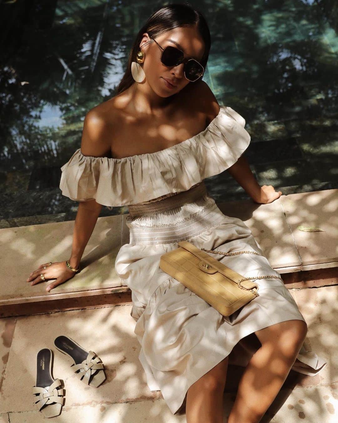 ジュリー・サリニャーナのインスタグラム：「Brunch attire. ☀️」