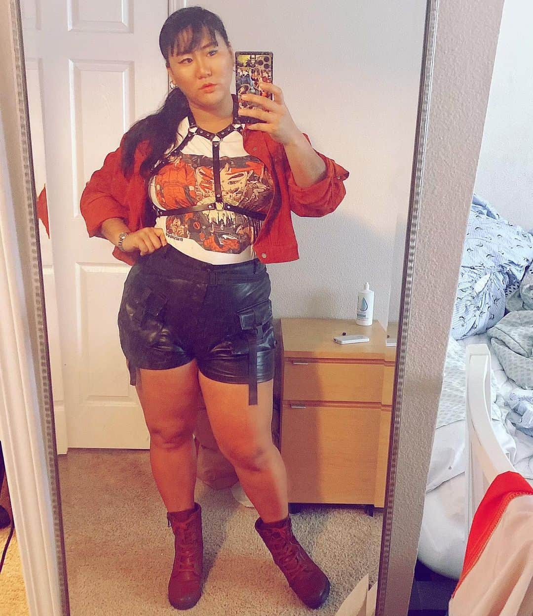 藤井美穂のインスタグラム：「#akira  Shorts: @sheincurve  Boots: @shoedazzle」
