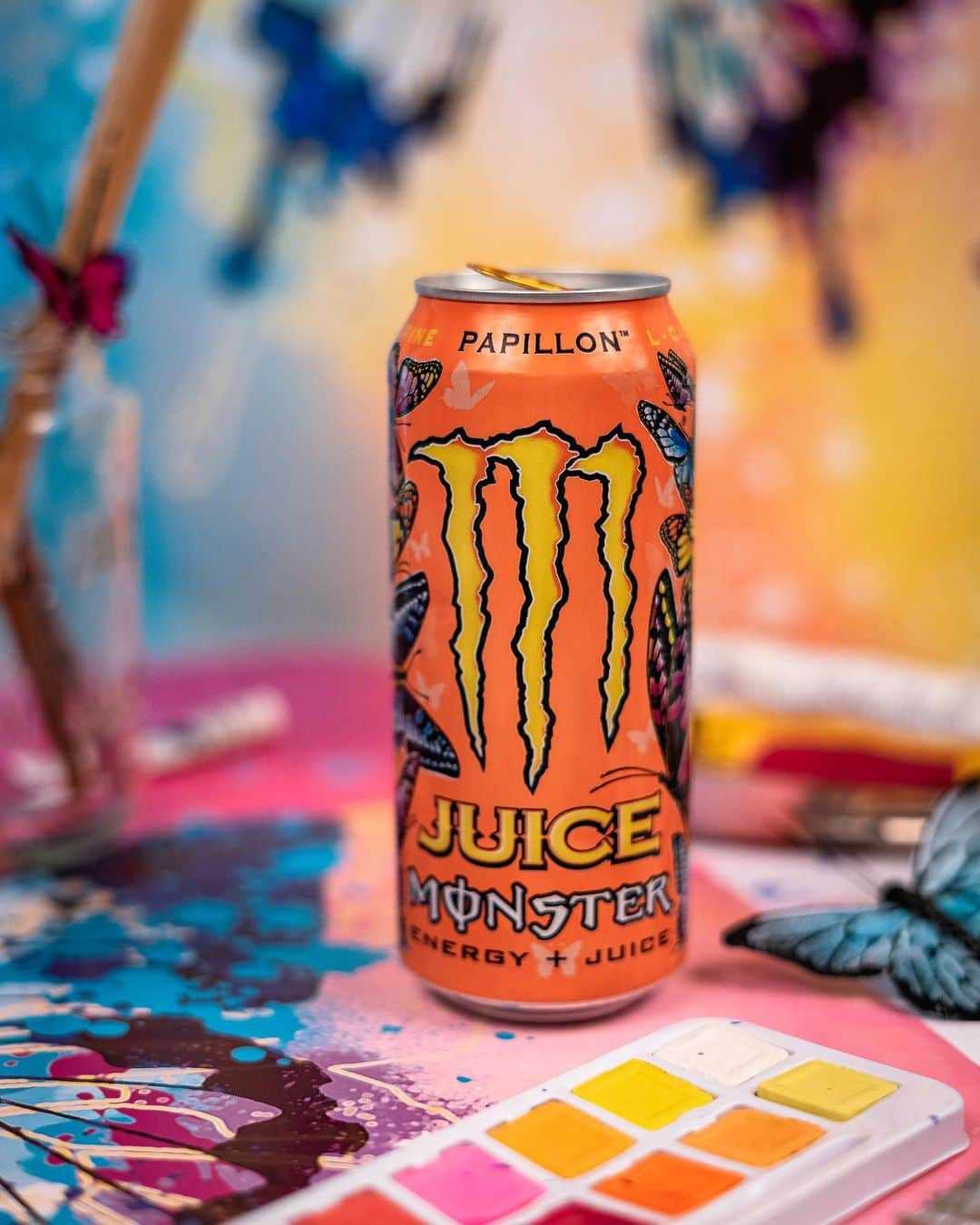 モンスターエナジーさんのインスタグラム写真 - (モンスターエナジーInstagram)「Introducing Khaotic & Papillon #JuiceMonster 🦋 Designed by graffiti pioneer @riskrock, our first can design collaboration.  #MonsterEnergy #EnergyDrink #Caffeine」10月12日 1時20分 - monsterenergy
