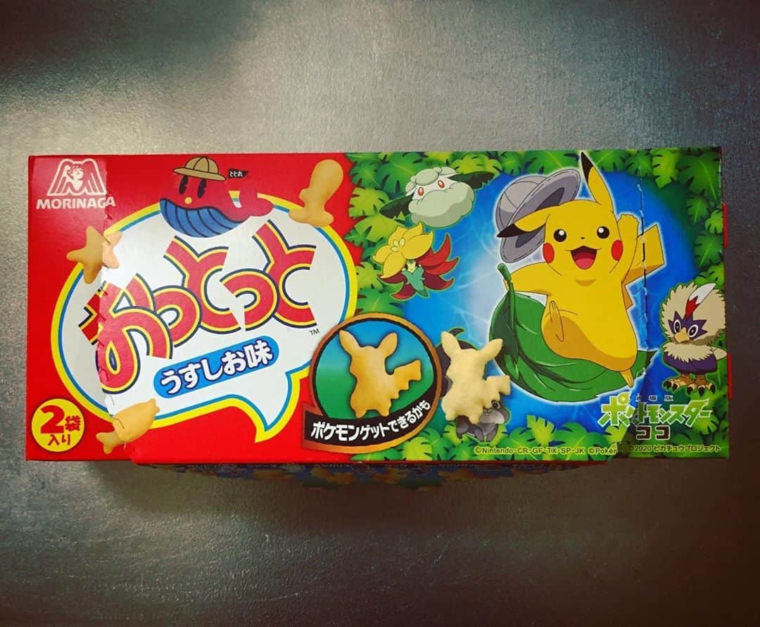 大岡源一郎のインスタグラム：「おっとっと！ . #懐い #誰がピカピカチュウだよ」