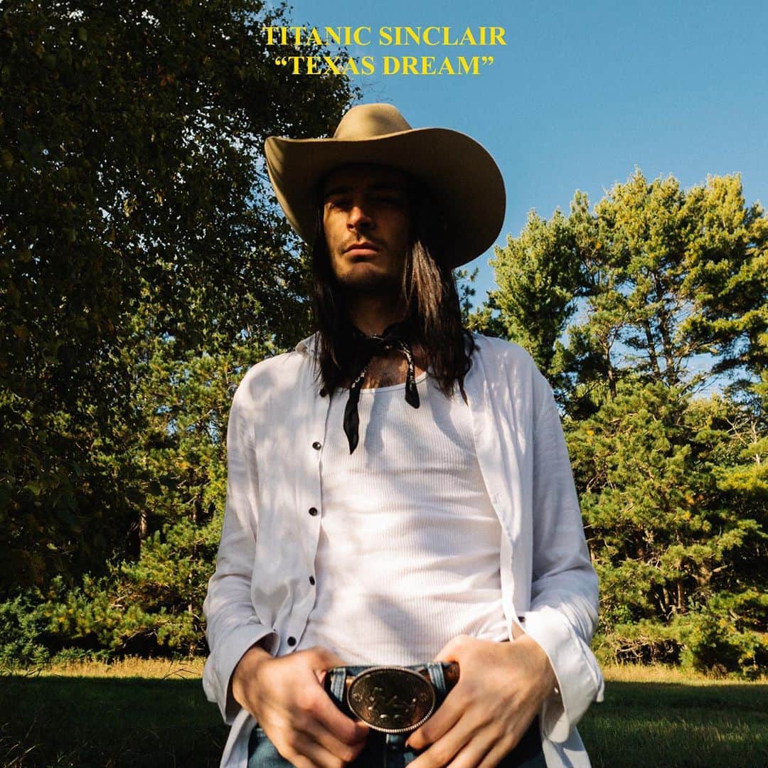 のインスタグラム：「New single “Texas Dream” this Friday.  This is the first single from my new album of the same name. I filled several notebooks with lyrics trying to explain what moving forward felt like and I hope you will listen with an open mind.  Photo by @nobodys.dreamgirl」
