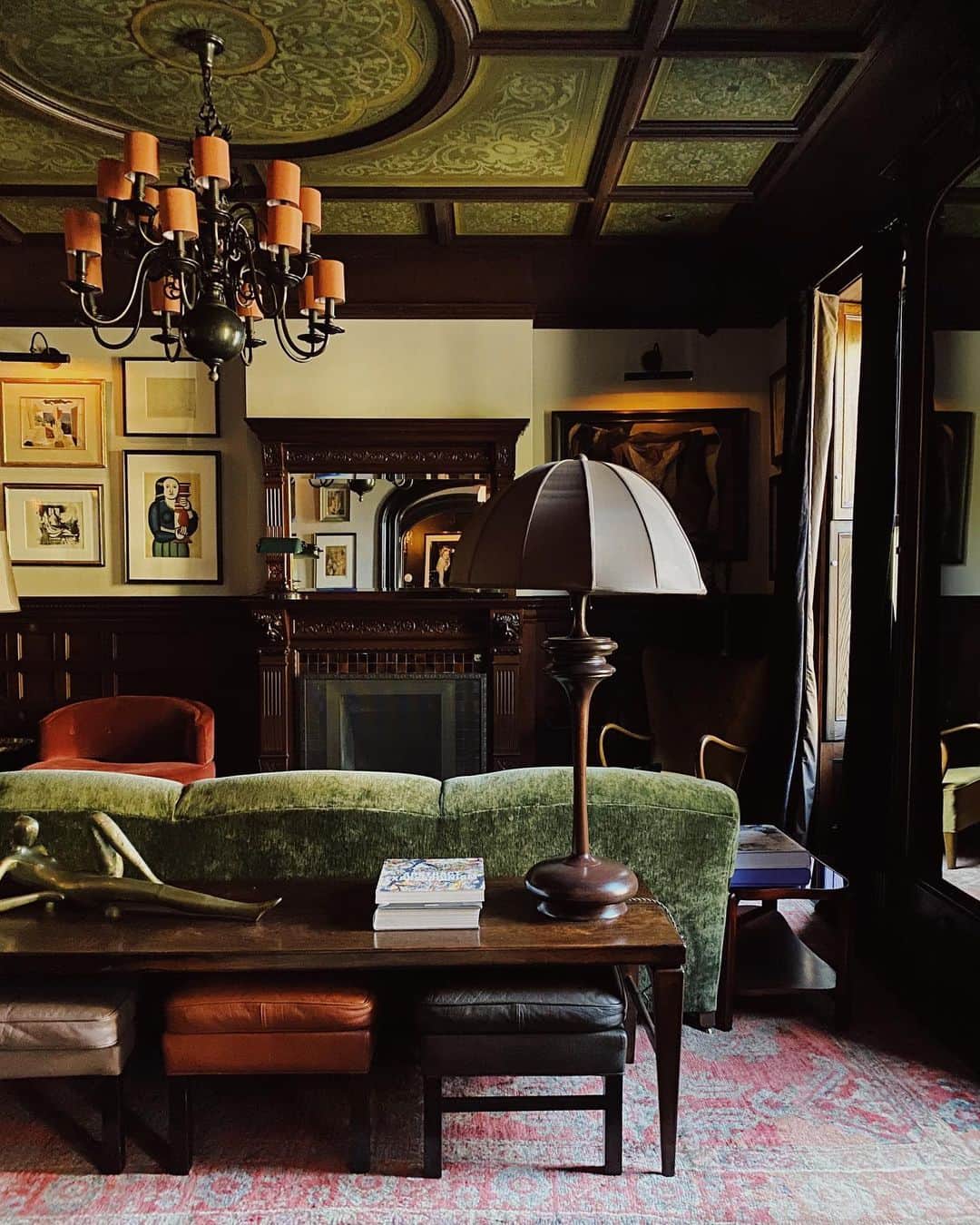 アリス・ガオのインスタグラム：「so many beautiful corners and vignettes to discover at @themakerhotel」
