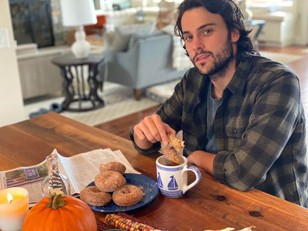 ジャック・ファライーのインスタグラム：「This week I’ll be helping my fellow Michiganders make plans to vote. Keep an eye on my social media for updates. Visit iwillvote.com/mi (link in my bio) for more information-- and stay tuned.」