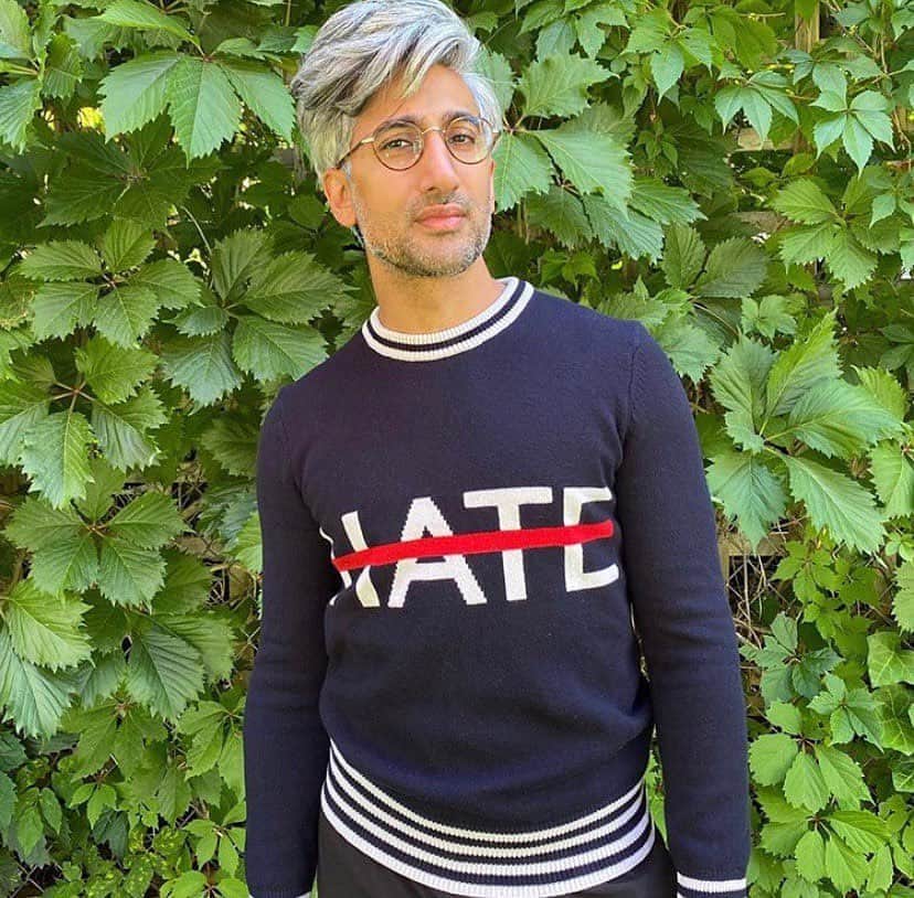 Cosmopolitanさんのインスタグラム写真 - (CosmopolitanInstagram)「It’s #NationalComingOutDay and you are loved whether or not you’re openly LGBTQ+ 🏳️‍🌈🌈💕 #ComingOutDay  #rg @tanfrance」10月12日 3時20分 - cosmopolitan