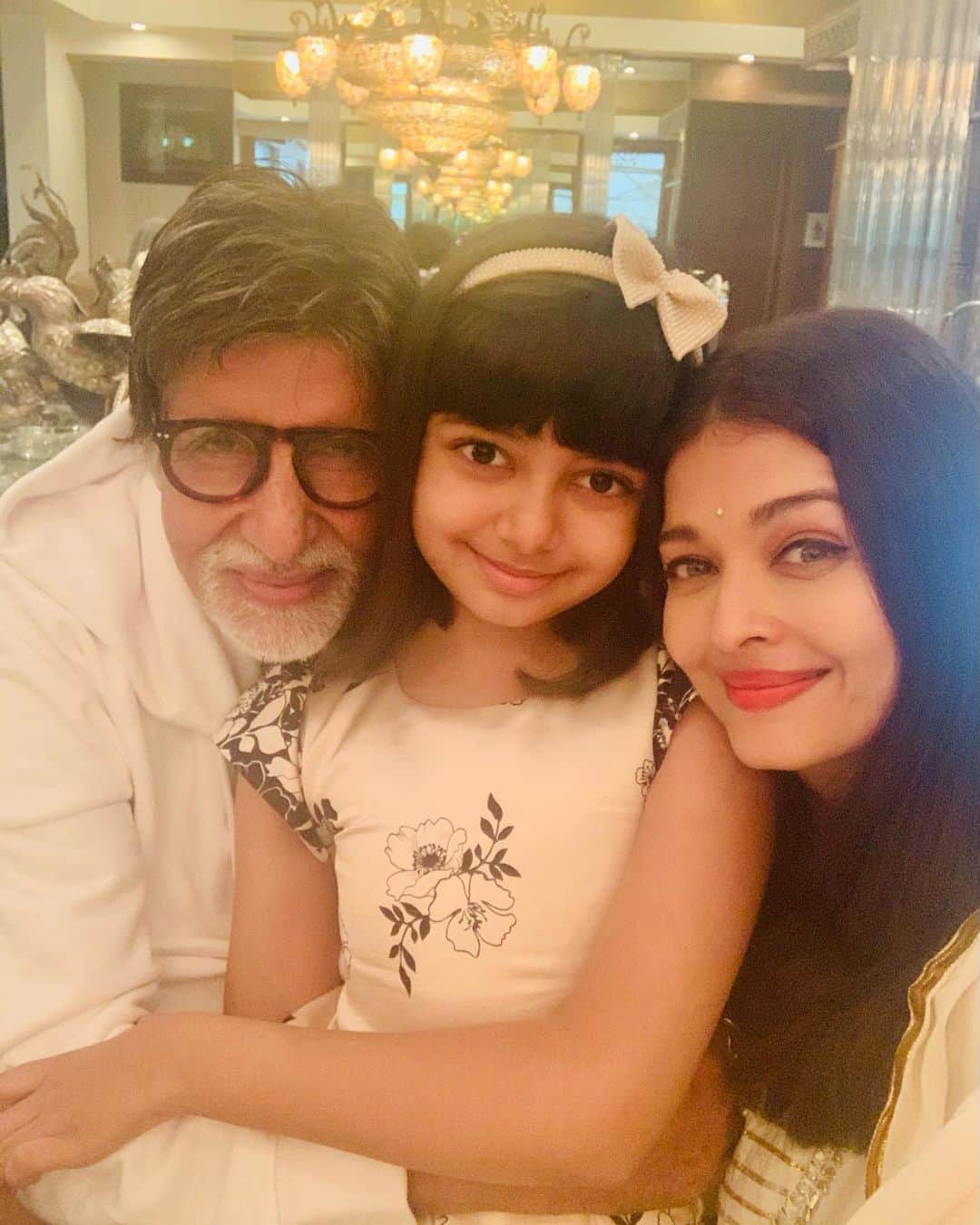 アイシュワリヤー・ラーイのインスタグラム：「🥰HAPPY BIRTHDAY DEAREST Dadaji-PA💝🤗✨MUCH LOVE, GOOD HEALTH, PEACE AND HAPPINESS ALWAYS... and your Blessings Always 🙏🌟💖✨」