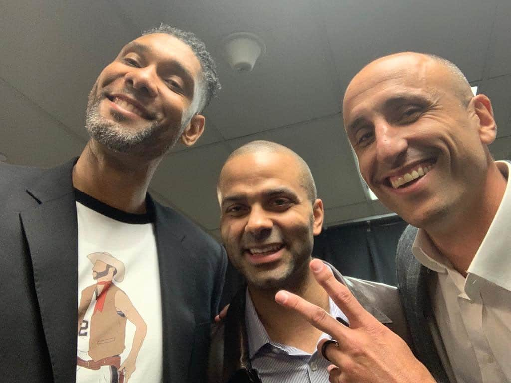 トニー・パーカーさんのインスタグラム写真 - (トニー・パーカーInstagram)「Throwback picture with Manu and Timmy! All Smiles 😁 • • • #bigthree #spurs #family #smiles #throwback #spursnation」10月12日 3時46分 - _tonyparker09