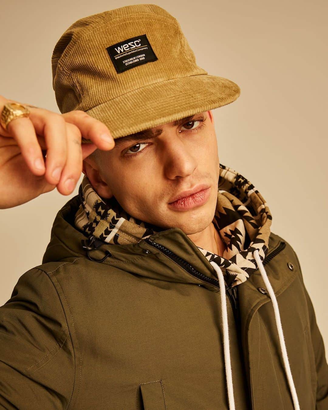 ウィーエスシーのインスタグラム：「Layering szn is here 🍂🔥 New beanies and hats are available online now. Link in bio. • • • • • • ​#wesc #wescfall20 #fallarrivals  #wearethesuperlativeconspiracy #wastedyouth #fw20 #fall #collection #graphictees #fallwear #graphics #hoodie #fallwinter20 #outerwear #jordan1 #lifestyleclothing #cargos #alloverprint #fallclothing #carpenter #fallstyle #parka #streetwear #ootd #kotd #pacsun #graphictshirts #denim #jacketstyle」