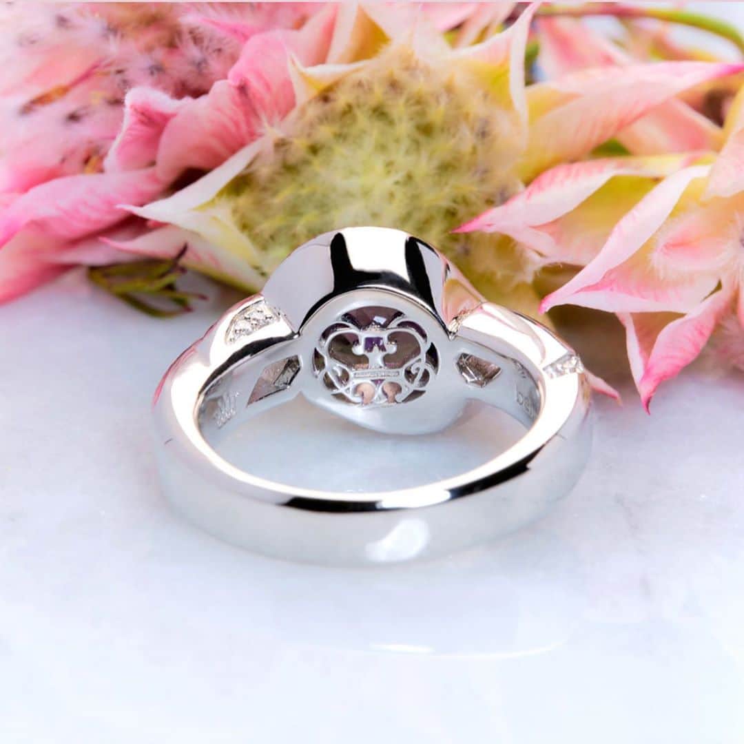 風弥さんのインスタグラム写真 - (風弥Instagram)「KAZAMI official ring「序曲-Vayu-」  dearest-crown.shop  #ring  #rings💍  #daizystripperkazami #jewelry  #platina #diamond」10月12日 15時47分 - kazami_daizy