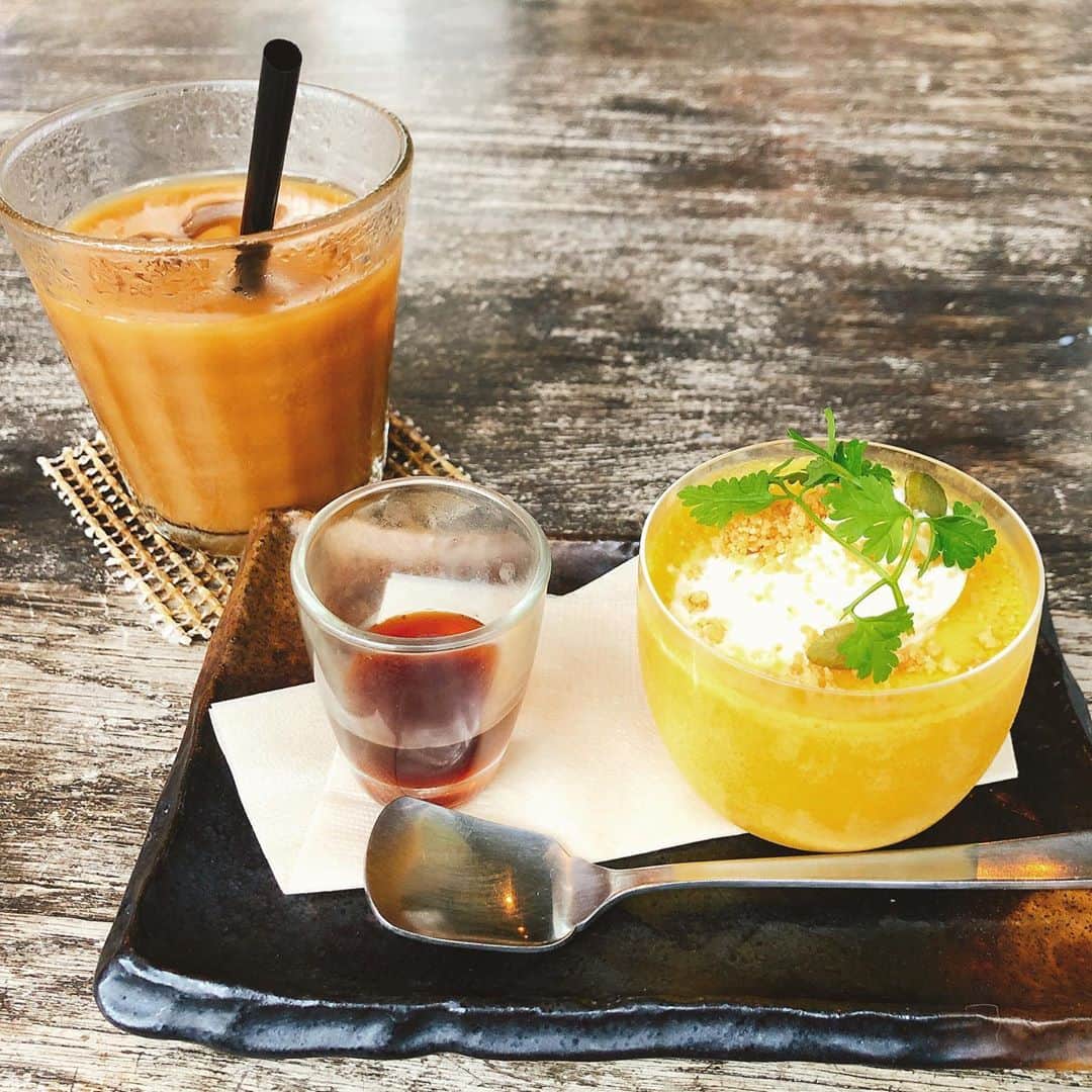 美沙玲奈のインスタグラム：「☕🎃🍮」