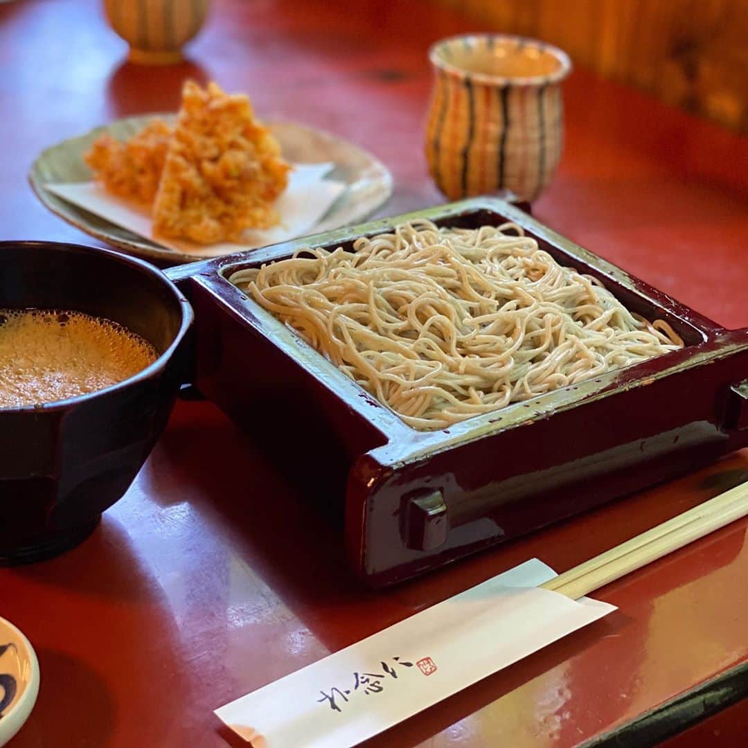 木本泉さんのインスタグラム写真 - (木本泉Instagram)「-﻿ 修善寺にある"朴念仁"でお蕎麦！﻿ ﻿ 細めのコシのあるお蕎麦。﻿ ﻿ 桜海老の天ぷらも美味しかった🦐﻿ ﻿ 水が美味しいところは、お蕎麦も美味しい。﻿ ﻿ #伊豆#修善寺#お蕎麦#朴念仁」10月12日 14時18分 - izumikimoto