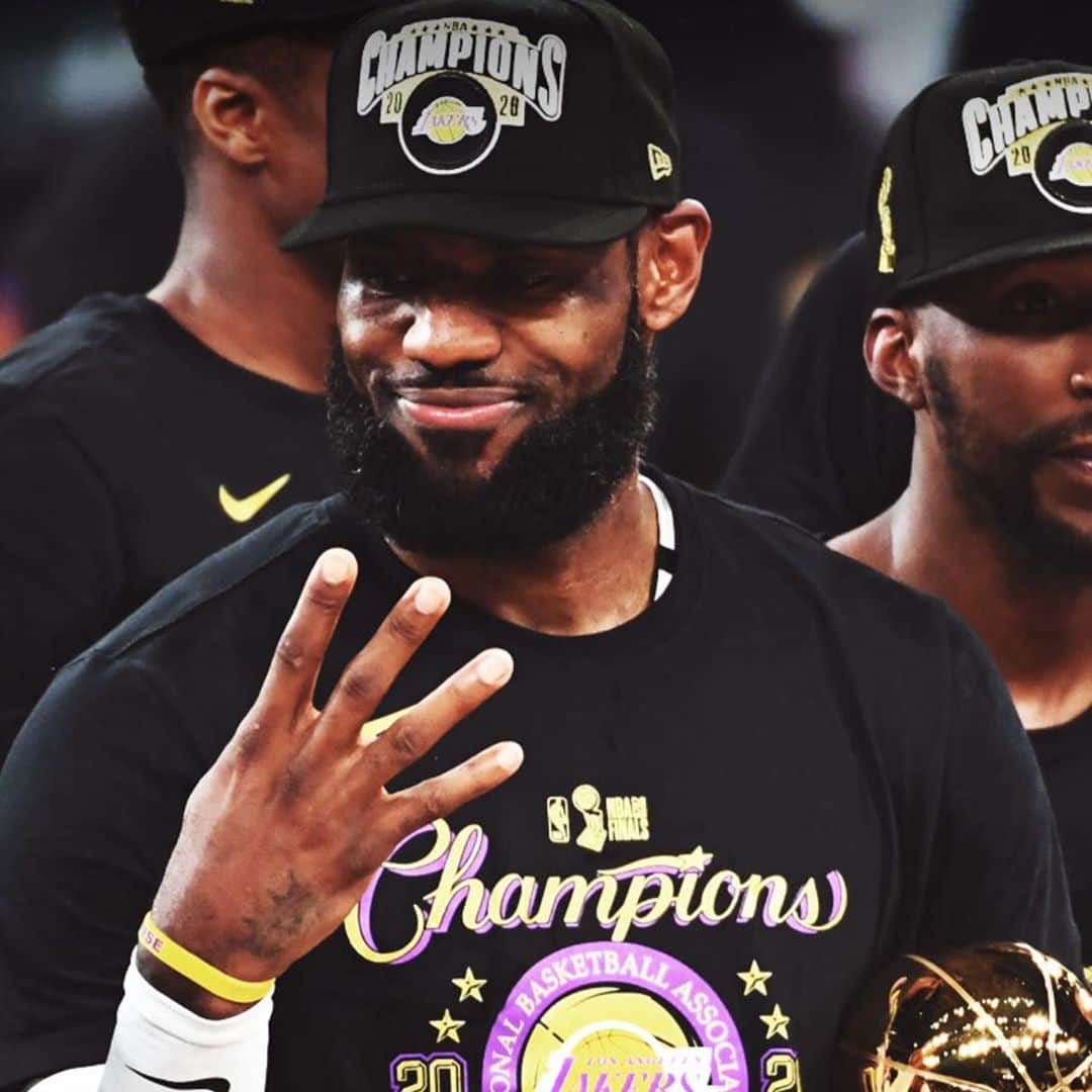 ラモーネ・モリスさんのインスタグラム写真 - (ラモーネ・モリスInstagram)「I worked hard for this one. #lakers my ring needs to be in the mail.」10月12日 14時23分 - lamorne