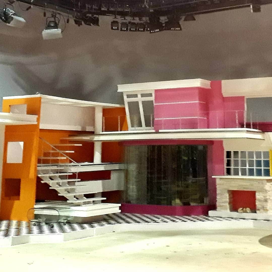 HBC北海道放送アナウンス部さんのインスタグラム写真 - (HBC北海道放送アナウンス部Instagram)「卓田和広です。 30年間お世話になった旧社屋は、昨日で放送局としての役目を終えました。 今日からは新社屋でのテレビ放送が始まり「今日ドキッ！」も新社屋からお送りします。 さて、どんなセットでしょうか？お楽しみに‼️ #HBC #今日からテレビも新社屋で #今日ドキッ #お世話になった旧社屋の1スタは片付け中でした #ぶらりサーチは月曜4時台だからね #今日のぶらりサーチはワンちゃん好き必見 #小橋亜樹  #グッチー #堀啓知 #金城茉里奈 #森田絹子 #堀内大輝 #卓田和広」10月12日 14時35分 - hbc_announcer