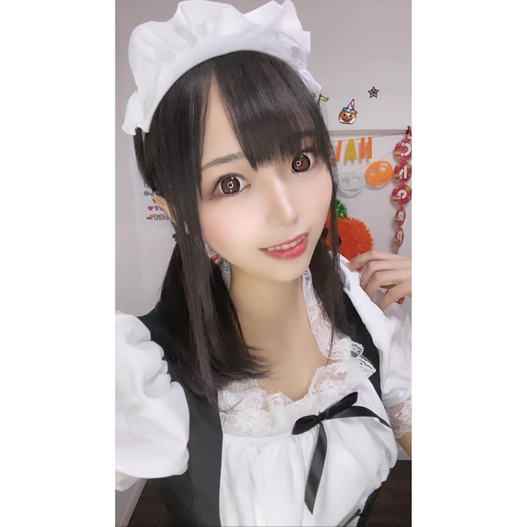 なつみさんのインスタグラム写真 - (なつみInstagram)「ハロウィン🎃コスプレ祭りVol.5💗 10月11日はツインテールのメイド☕️🎀でした☺️ 仕事しないメイドやけど、雇ってくれそうなご主人様がたくさんいました😂❤️  昼から配信頑張りたかったけど、 昨日の疲れで厳しいかも🥺 もう少し体力回復するまで様子見ます😌🛋  #ライブ配信#Pococha#Pocochaライバー#ポコチャ#ライバー#バセドウ病#吃音症#過敏性腸症候群#八重歯#宅建士#宅建#宅地建物取引士#不動産営業#イギリス留学#🧢なつみ👻🍊Natsumi#メイド#メイドコス#メイドコスプレ#コスプレ#コスプレ配信#洋楽#歴史韓ドラ#ハロウィン#halloweencostume」10月12日 14時49分 - natsumipeanuts