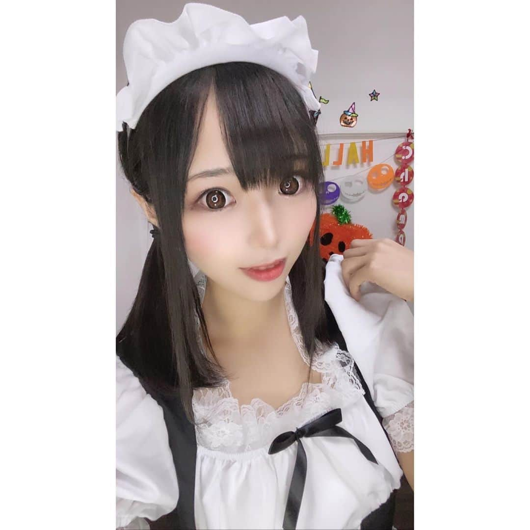 なつみさんのインスタグラム写真 - (なつみInstagram)「ハロウィン🎃コスプレ祭りVol.5💗 10月11日はツインテールのメイド☕️🎀でした☺️ 仕事しないメイドやけど、雇ってくれそうなご主人様がたくさんいました😂❤️  昼から配信頑張りたかったけど、 昨日の疲れで厳しいかも🥺 もう少し体力回復するまで様子見ます😌🛋  #ライブ配信#Pococha#Pocochaライバー#ポコチャ#ライバー#バセドウ病#吃音症#過敏性腸症候群#八重歯#宅建士#宅建#宅地建物取引士#不動産営業#イギリス留学#🧢なつみ👻🍊Natsumi#メイド#メイドコス#メイドコスプレ#コスプレ#コスプレ配信#洋楽#歴史韓ドラ#ハロウィン#halloweencostume」10月12日 14時49分 - natsumipeanuts