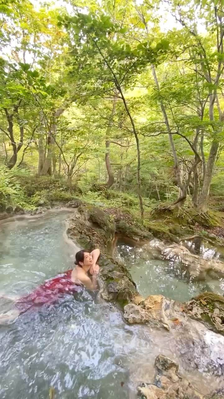 北出恭子のインスタグラム：「"Chinohate" on the Shiretoko Peninsula, Hokkaido 🏡🌊⛰  There is a three-tiered waterfall open-air bath ♨️  The hot springs surrounded by nature are the most comfortable ❤️  📸 @onsencam   #kitadekyoko #hotspings #japan  #japanesegirl #onsen #outdoorbath #shiretoko #shiretokonationalpark #hokkaido #溫泉 #온천 #openairbath #spa #trip #travel #waterfall #nature #naturephotography #地の涯 #温泉専門家 #温泉家 #北出恭子 #温泉 #北海道 #知床半島 #知床 #滝 #三段滝 #混浴 #露天風呂」