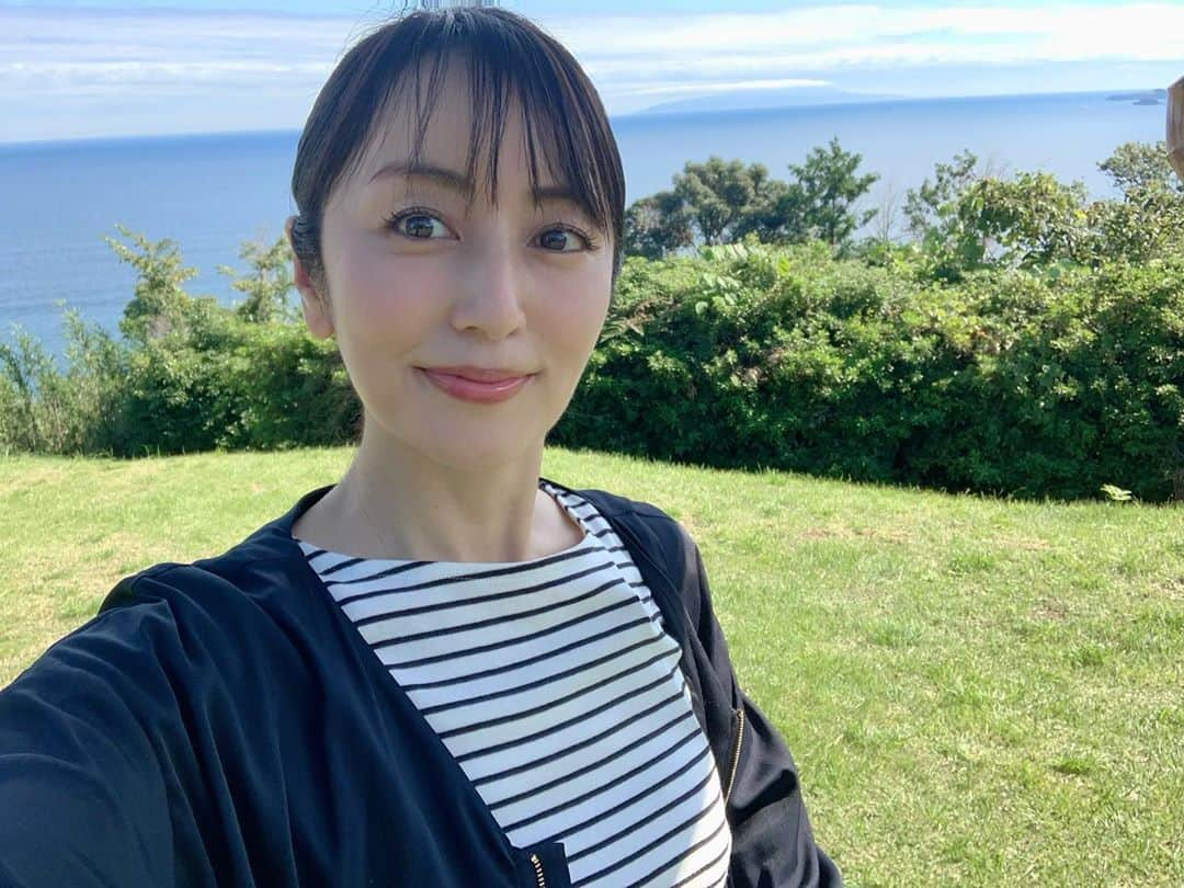 矢田亜希子さんのインスタグラム写真 - (矢田亜希子Instagram)「今日はとっても眺めのいいポイントでドラマロケ‼︎ #ドラマ#ロケ#ロケ日和#最高のロケーション#気持ちいい#海がキラキラ#海大好き#毎日移動距離すごい」10月12日 15時21分 - akiko_yada