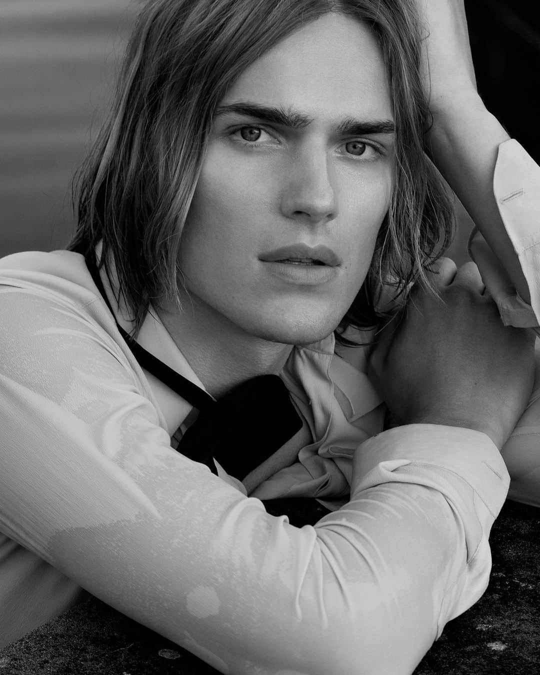 のインスタグラム：「@therealtonheukels for @leshommespublics」