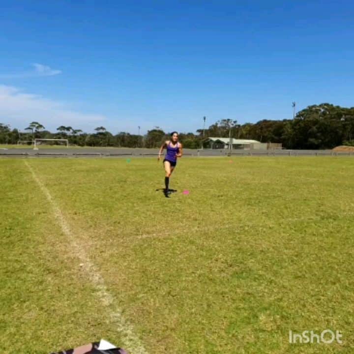 のインスタグラム：「Run, Rinse, Repeat ✌ I wouldn't have it any other way x #running #athlete #athletics #trackandfield #mondaymotivation #sport #fit #sprinting #running #happy #nsw」
