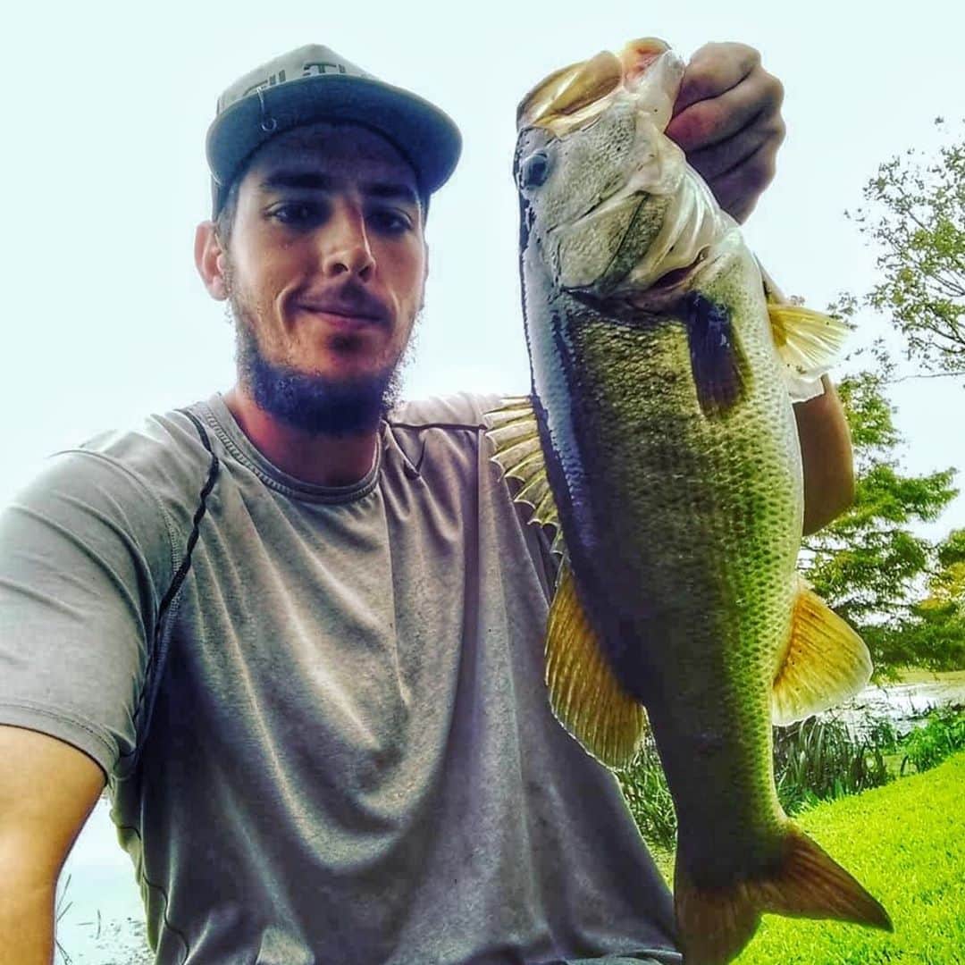 Filthy Anglers™さんのインスタグラム写真 - (Filthy Anglers™Instagram)「Gotta give credit to our buddy @floridalargemouthbassfishin who has been grinding as of late and staying patient for a post. Well your time has come my friend, beautiful largemouth in his go to Filthy cap. Congrats on the catch Dakota and thank you for the continued support, you are Certified Filthy. www.filthyanglers.com #bassfishing #filthyanglers #outdoors #nature #bigbass #getfilthy #florida #outdoor #kayak #catchandrelease #anglerapproved #nature」10月12日 7時17分 - filthyanglers