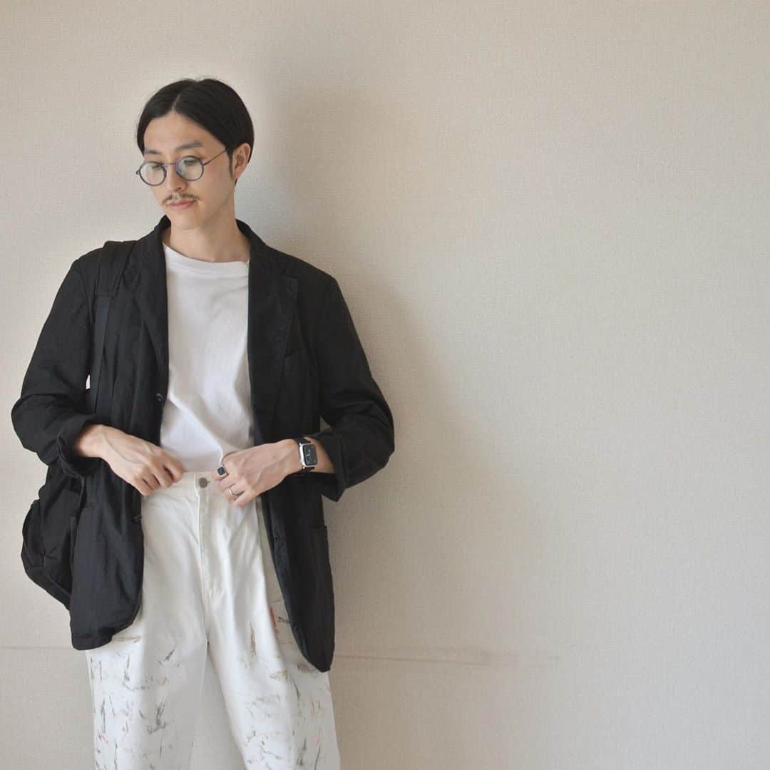 _cody0928_のインスタグラム：「. teatora / deveice jacket  言うまでも無い機能的ジャケットの代名詞。  この朝晩の気温差が激しい時期に、パッカリングなので無造作に袖を捲って着れるのが良いですね。  ジャケットですがカジュアルに着れるので、通勤にもってこいですね。  tops / #teatora #teatora_genius  inner / #thecityfabrication  bottoms / #auralee  bag / #amiacalva」