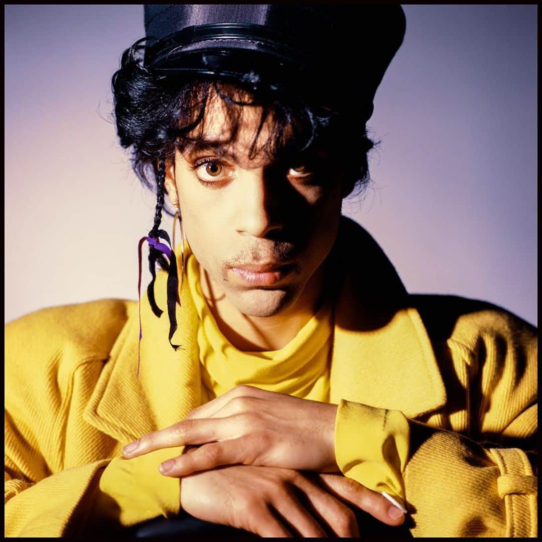 マライア・キャリーさんのインスタグラム写真 - (マライア・キャリーInstagram)「Prince will forever be a music icon. Although he had MANY hits and started plenty of musical movements, his 1987 'Sign O' The Times' was a cultural revolution that used pop and soul to address the state of our country. Head over to @wearepushblack or swipe up in my story to be reminded of this legendary piece of work. #PushBlackHistory #RIPPrince 💜」10月12日 8時04分 - mariahcarey