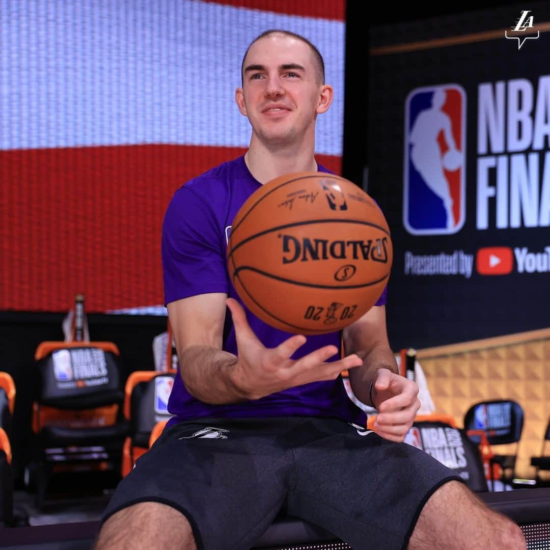 Los Angeles Lakersさんのインスタグラム写真 - (Los Angeles LakersInstagram)「2019: Alex Caruso was playing in the G League. 2020: He's starting Game 6 of the #NBAFinals」10月12日 8時29分 - lakers
