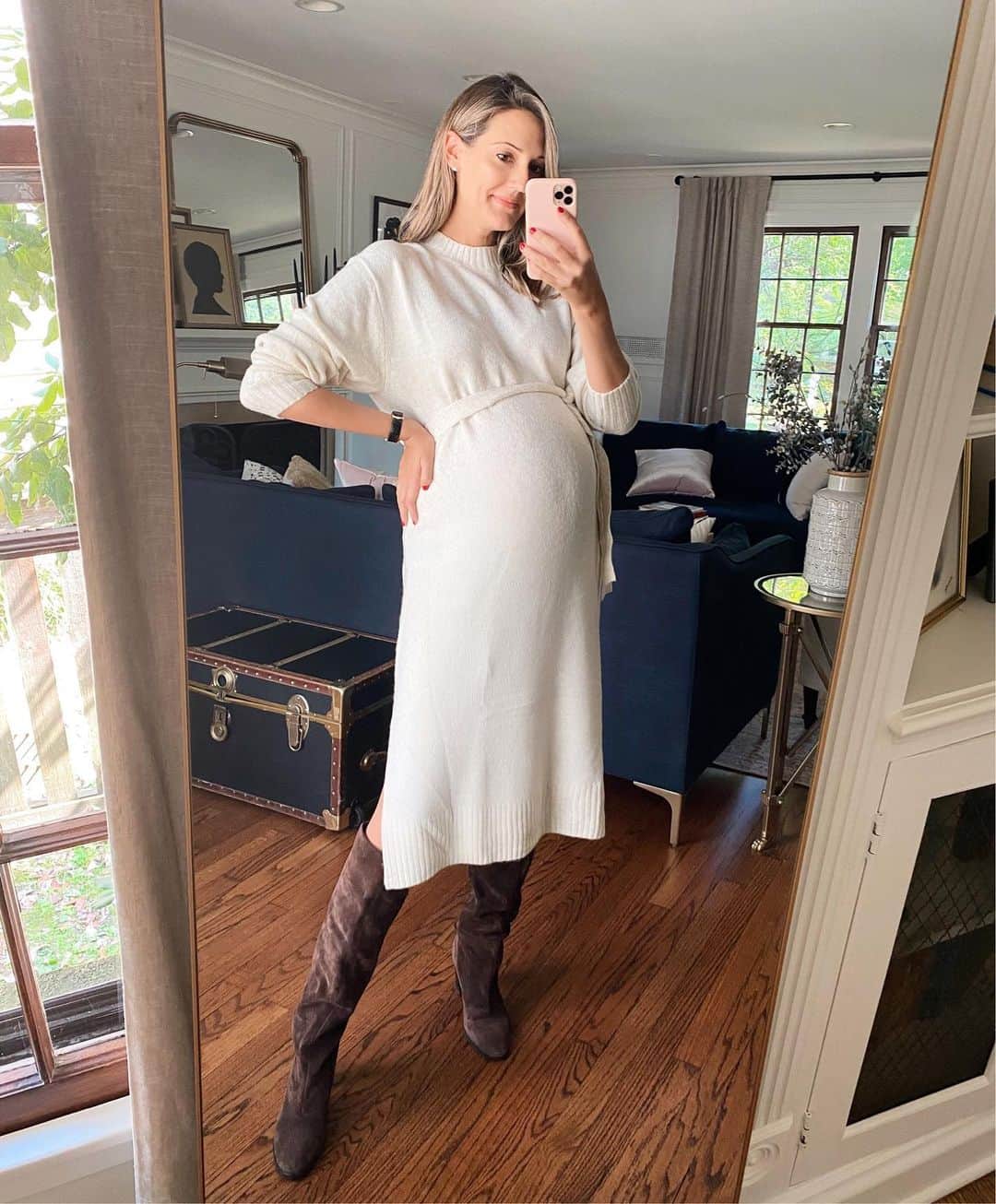Anna Jane Wisniewskiのインスタグラム：「My belly button doesn’t ever pop during pregnancy—instead, it looks like a giant crater, apparently.   Anyway, @hm is running a 20% off saw today through tomorrow and I snagged a bunch of sweater dresses there last month!   I also bought some clothes for my kids and some gender neutral newborn clothes (yes, I have a ton of baby clothing but as the youngest of four, and the recipient of mostly hand me downs during childhood, I always want to get a few new things).   Do you think this baby is a boy or girl!?!  http://liketk.it/2YtIB #liketkit @liketoknow.it」
