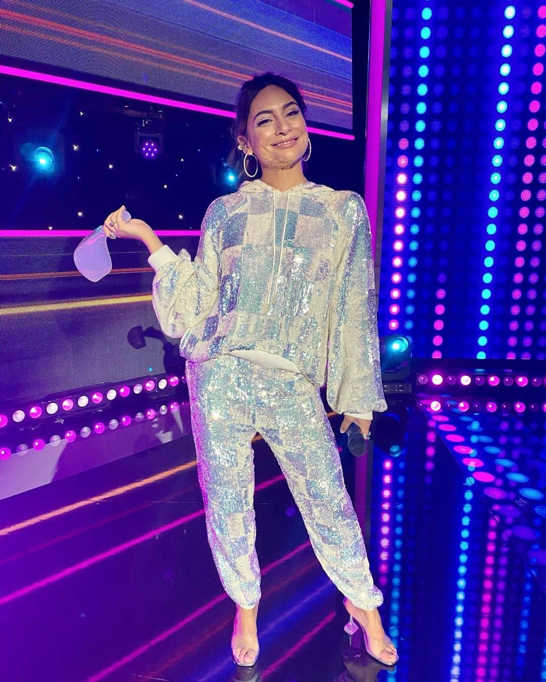 Ana Brenda Contrerasのインスタグラム：「Nos están viendo???  Comenten!!!!   Wuwuwuwuw  #tucaramesuenaus」